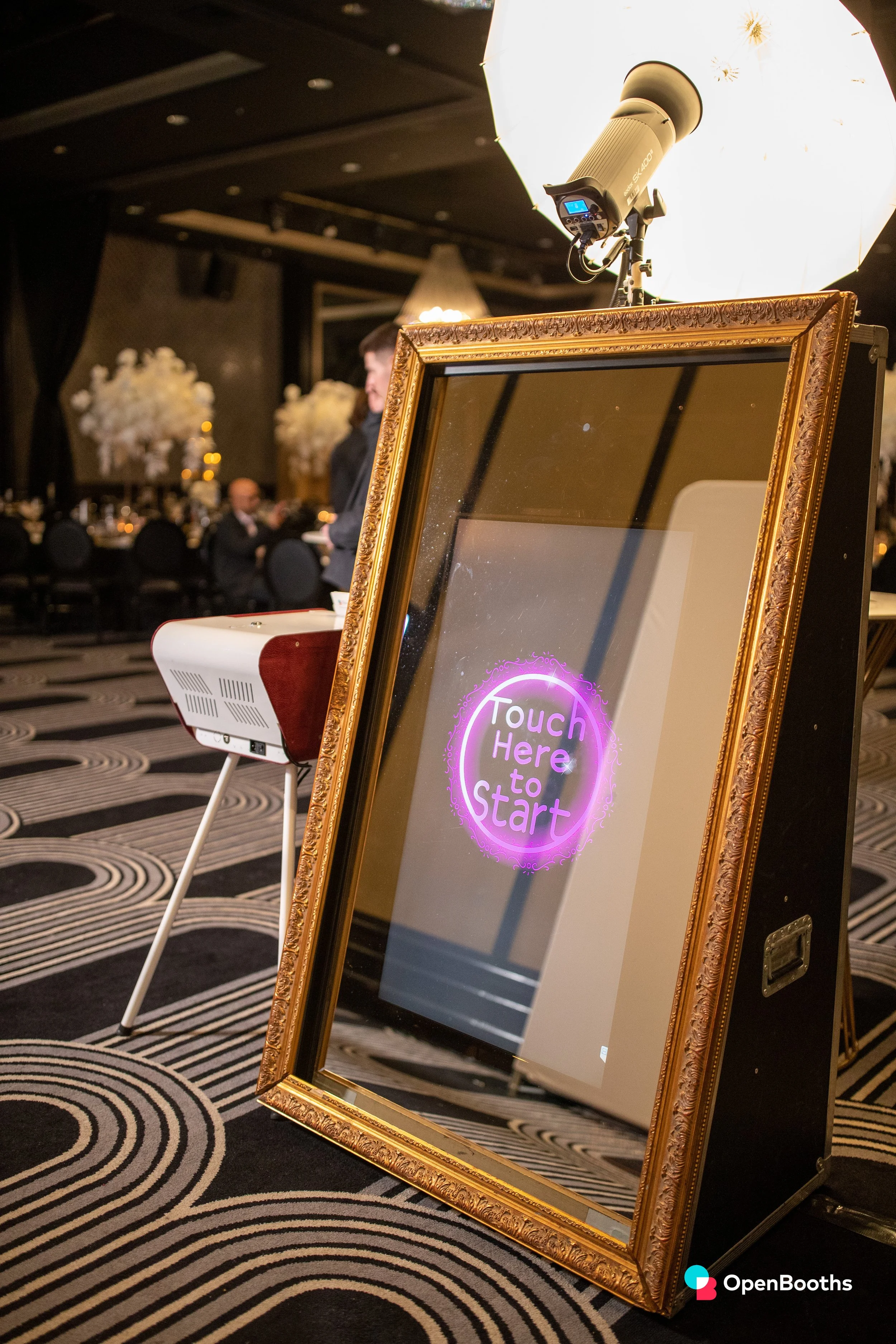 Mirror online photo booth